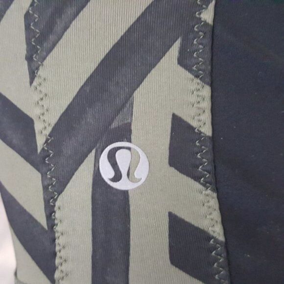 Lululemon Chevron Fatigue Clip-In Crop pants Green 4 - Picture 7 of 10